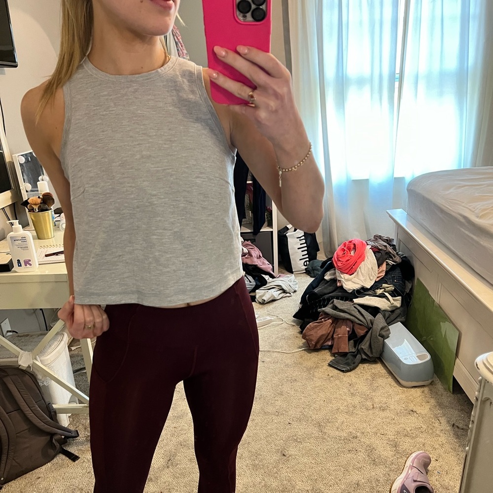Lululemon grey hemmed tank size 6